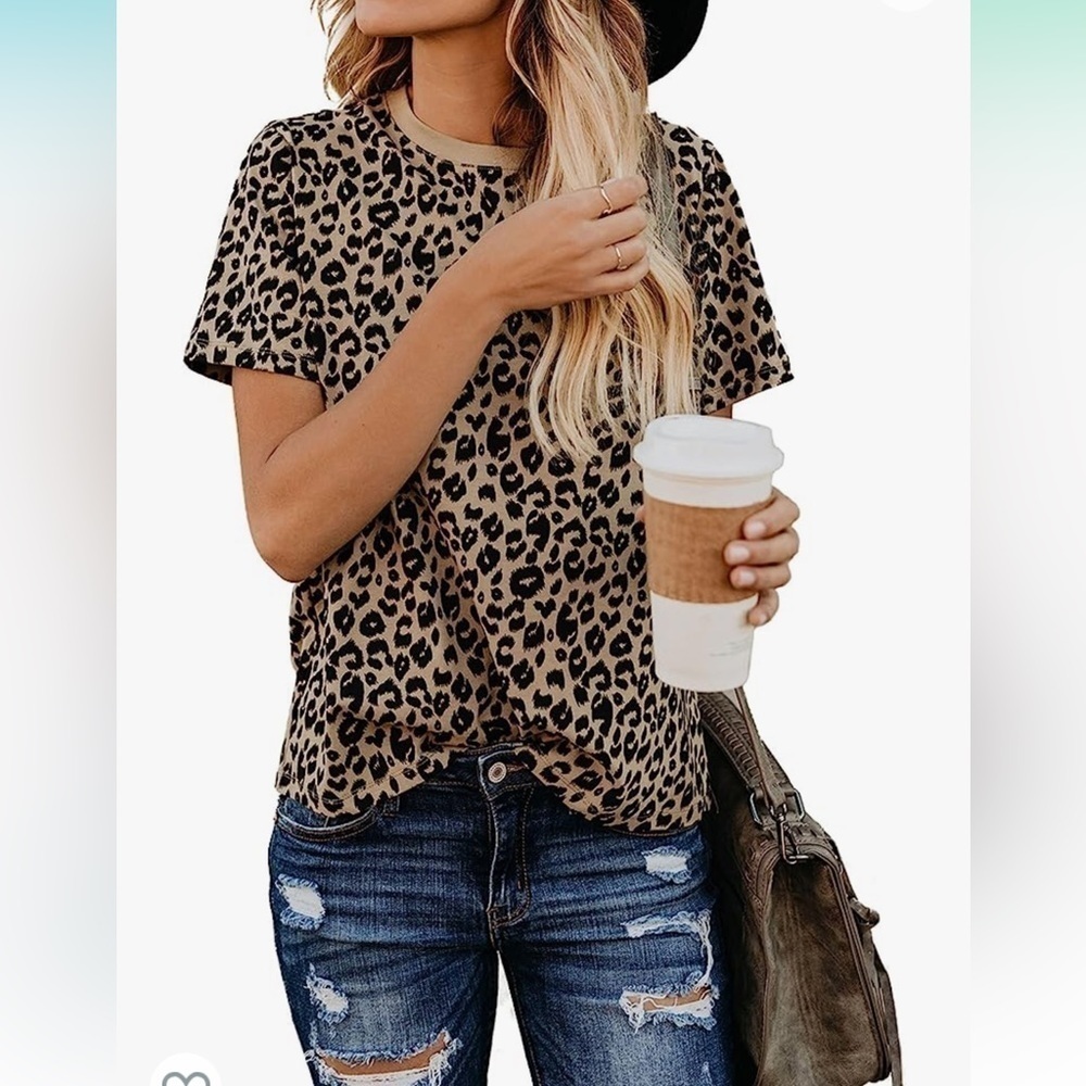 Amazon Leopard Print Short Sleeve Tee Medium